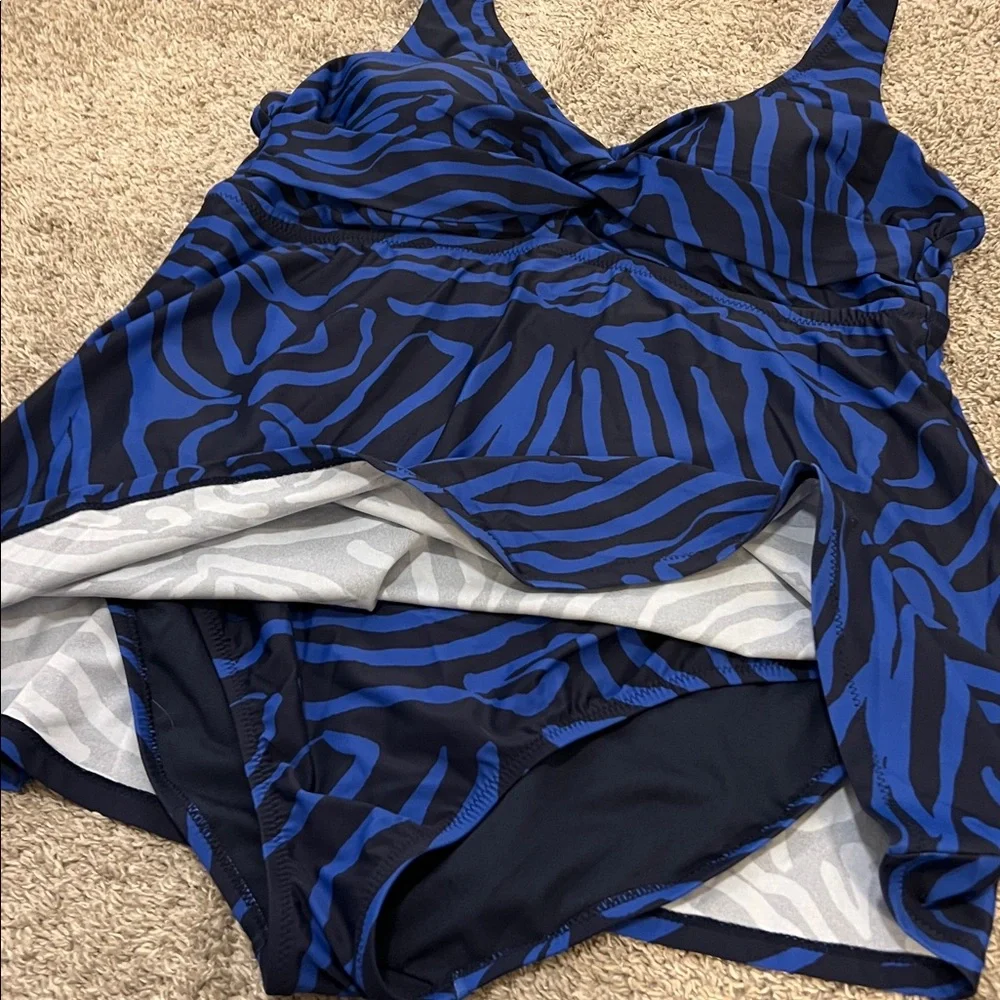 $134 NWT NEW Raisins Curve Women’s Swimsuit‎ Swim Navy Black 22W Lucia Swimsuit